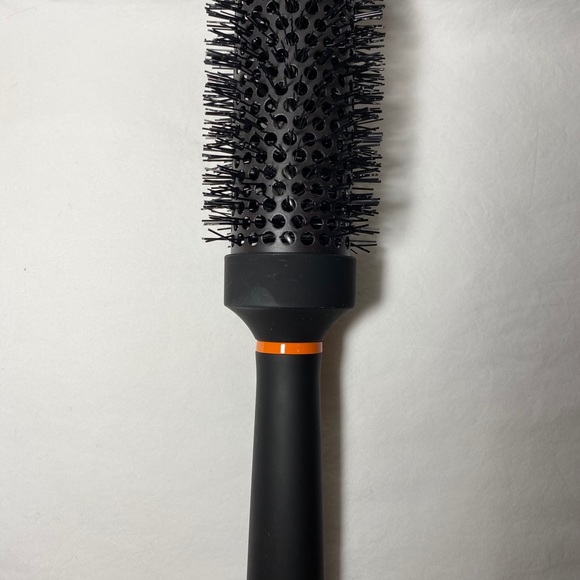NuMe Round Brush 43MM/Thermo Ceramic Ionic Barrel - Picture 3 of 4